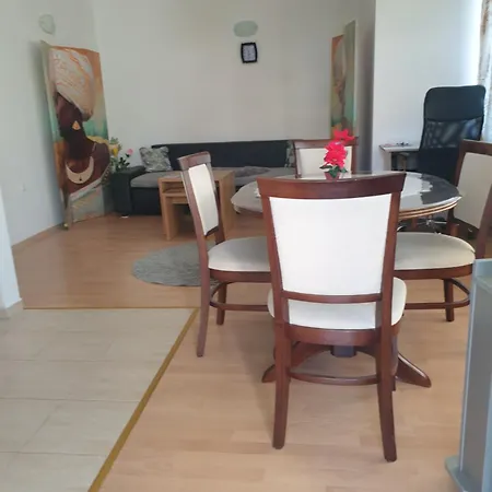 Sunny Sanny Parking Free Апартаменти