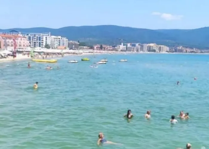 Sunny Sanny Parking Free Apartman *